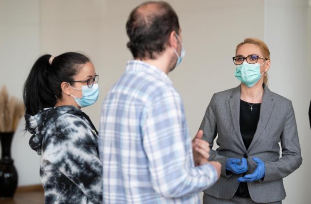 Gabriela Firea spune că sute de cadre medicale își vor petrece Paștele în spaţiile de cazare asigurate de PMB