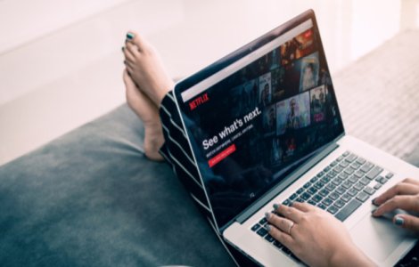  Top  Top 10 seriale pe Netflix pe care să le vezi în carantină