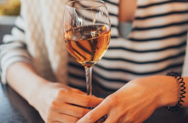 OMS: Consumul de alcool nu previne și nici nu tratează infectarea cu noul coronavirus