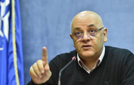 Raed Arafat explică ce e mai important, tratamentul sau vaccinarea