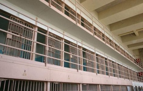 Un tânăr care a fugit din izolare a fost condamnat la 8 luni de închisoare