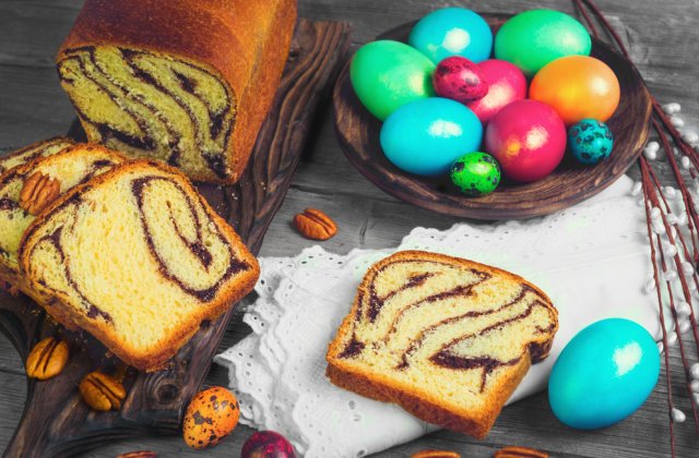 Cozonacul cu lapte - o combinație de evitat. De ce nu e bine să le mănânci împreuna