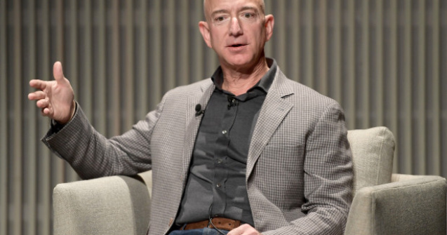 Cel mai mare retailer online din lume vine în ajutorul economiei afectate