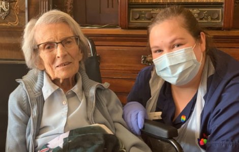 O femeie în vârstă de 106 ani s-a vindecat de coronavirus