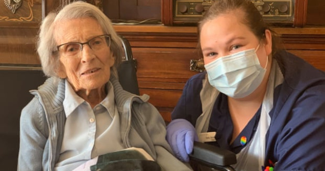 O femeie în vârstă de 106 ani s-a vindecat de coronavirus