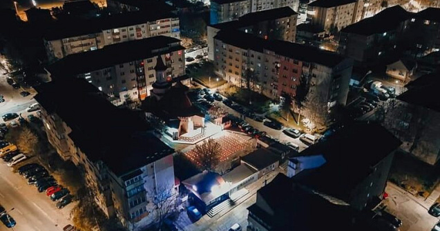 FOTO Cum s-a desfășurat slujba de Înviere la o biserică din Suceava