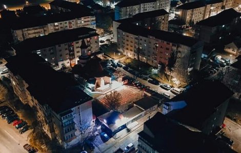 FOTO Cum s-a desfășurat slujba de Înviere la o biserică din Suceava