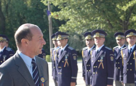 Basescu i-a chemat pe politisti la Cotroceni
