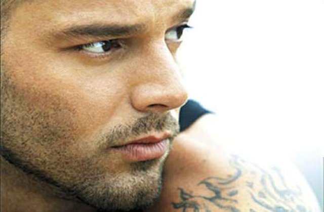 Ricky Martin se mandreste cu fiii sai pe Twitter