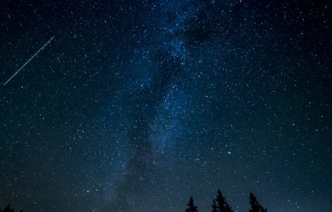 Privește cerul! Ploaie de stele căzătoare în această noapte