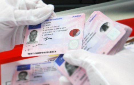 Un bărbat a vrut să iasă din țară cu un permis auto cumparat cu 400 de euro