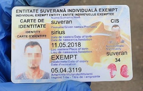 A refuzat legitimarea motivând că este suveran. Jandarmii l-au dus la psihiatrie