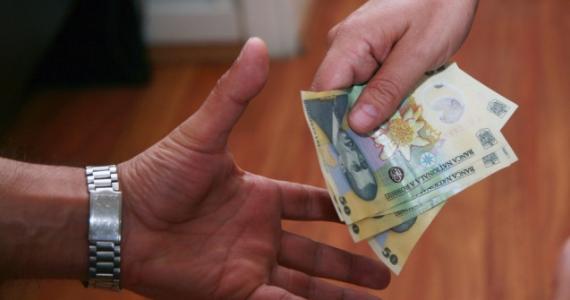 Pro România propune venitul minim garantat, de 1.500 de lei. Cine se încadrează