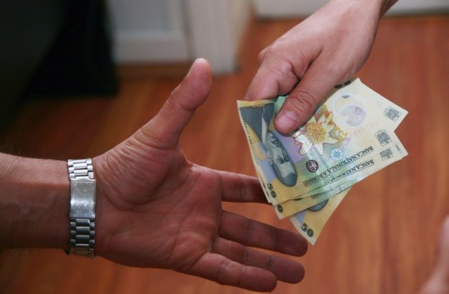 Pro România propune venitul minim garantat, de 1.500 de lei. Cine se încadrează