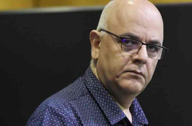 În vreme de stare de urgență, Raed Arafat deține 7 funcții de conducere