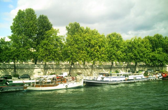 Salariatii de la o companie in curs de lichidare din Franta ameninta ca vor polua Sena