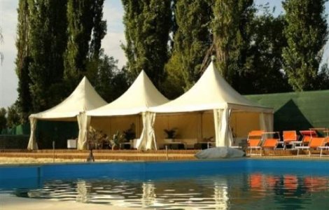 Cat costa sa aduci plaja in mijlocul Bucurestiului