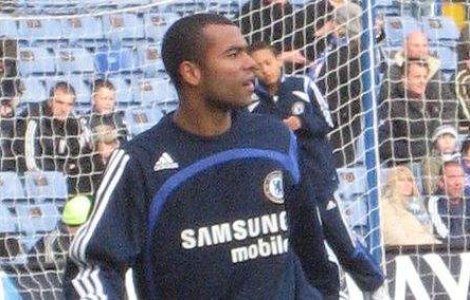 Ashley Cole, cel mai bine platit fundas lateral din lume