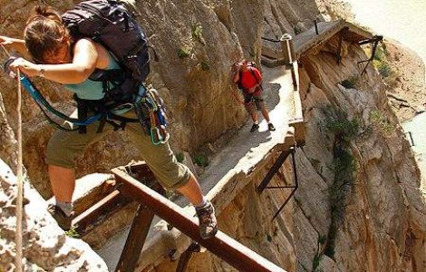 VIDEO: Cea mai periculoasa poteca din lume