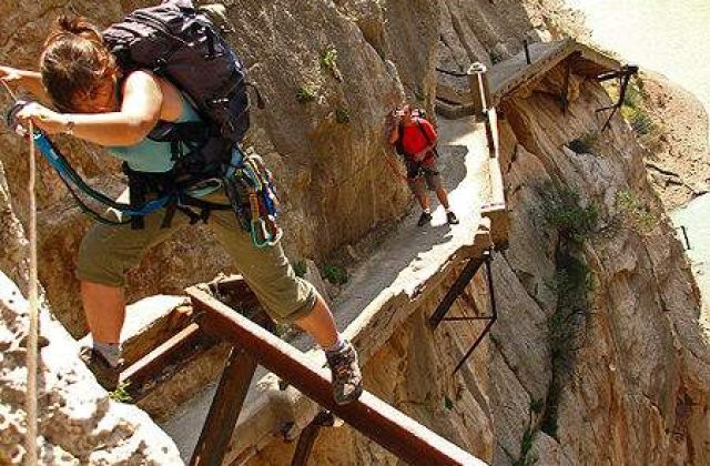 VIDEO: Cea mai periculoasa poteca din lume