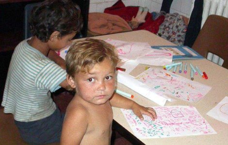 Sunday Times: Romanii din Tandarei 'fura' sistemul britanic prin trafic de copii