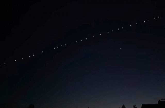 VIDEO Sateliți Starlink, lansați de SpaceX, vizibili de pe cerul României