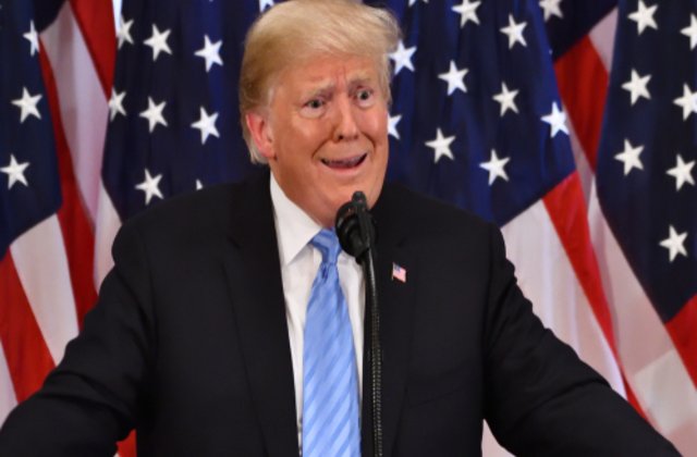 Zeci de americani s-au intoxicat cu dezinfectant după ce Trump a zis că ar ajuta la tratarea COVID-19