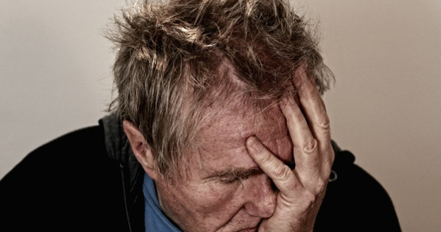 Bătrâni ținuți în condiții mizere într-un azil ilegal din Craiova