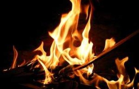 Lupta cu incendiul de la portile Atenei continua