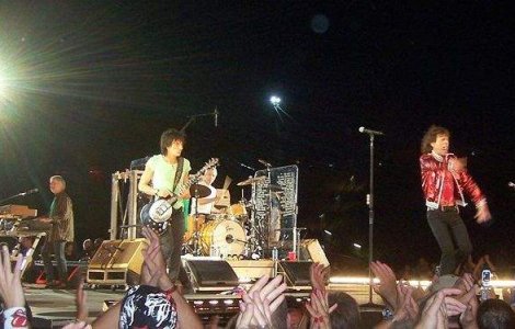 Cat costa sa-i aduci pe Rolling Stones la nunta ta?