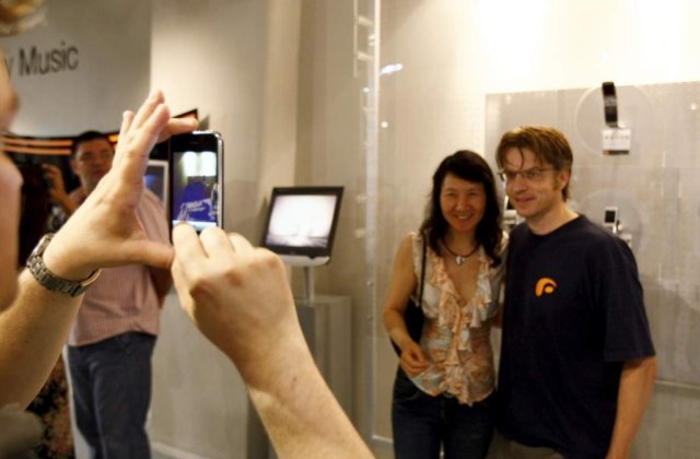 O noua aplicatie iPhone ne va face iFericiti