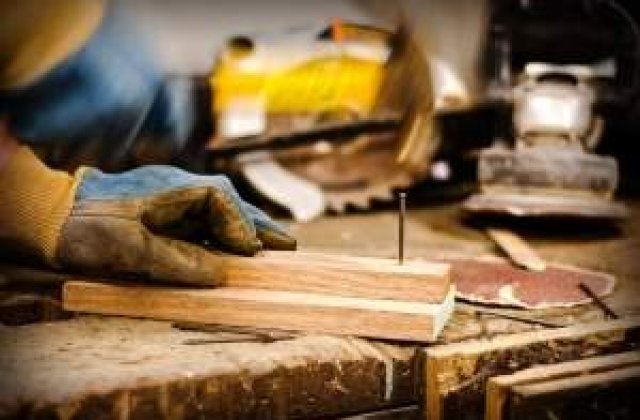 The Guardian: Opriti exploatarea muncitorilor romani si bulgari