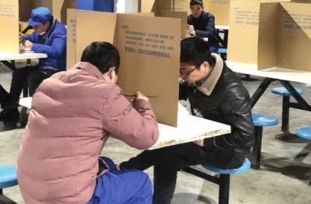 FOTO Masa în oraș nu va mai fi niciodată la fel. Ce măsuri s-au luat în țările asiatice