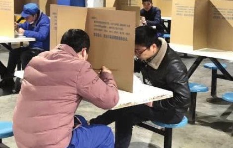 FOTO Masa în oraș nu va mai fi niciodată la fel. Ce măsuri s-au luat în Asia