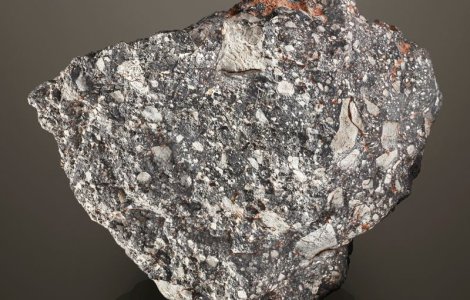 O bucată din Lună, scoasă la vânzare. Câți bani te-ar costa roca unicat