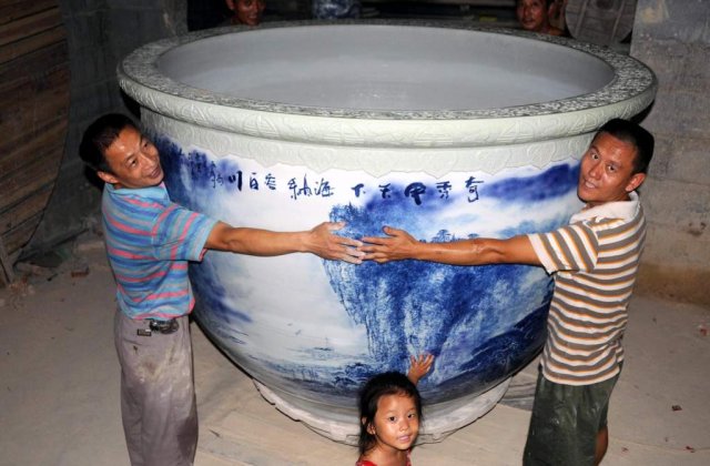 Cea mai mare ceasca de portelan din lume