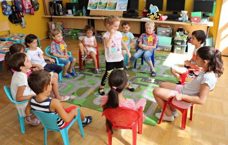 Soluție pentru părinți? Angajatorii ar putea deschide grădinițe la serviciu