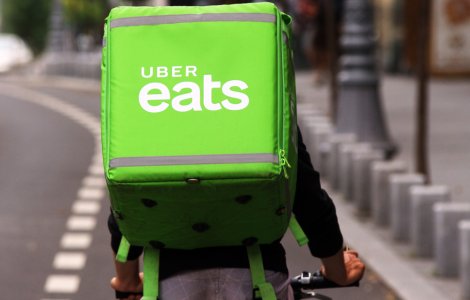 Uber Eats a anunțat că se va retrage din România. Cât timp mai este disponibil serviciul de livrare