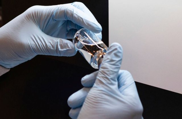 Rafila, avertisment: ”NU cumpărați acest medicament de pe internet!”