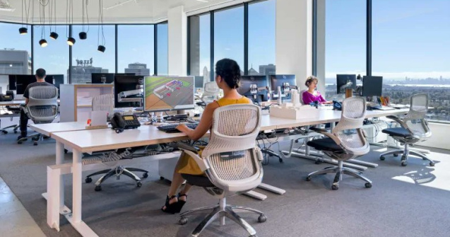 Cinci sfaturi pentru cei care se întorc la serviciu de la cei care nu au plecat de la serviciu