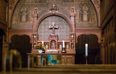 Cum se vor organiza slujbele bisericești și nunțile după 15 mai