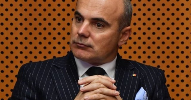 Rareș Bogdan vrea ca toate bisericile să se deschidă: „Eu sunt credincios”