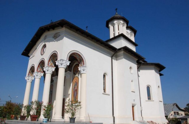 Bisericile vor rămâne închise după 15 mai. Arafat: „E una dintre zonele în care merg bătrâni”