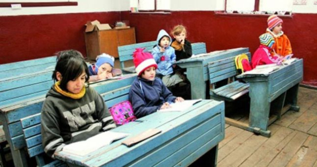 Elev român, 10 ani: ”Mi-e dor de doamna învățătoare, dar nu am cum să o văd”