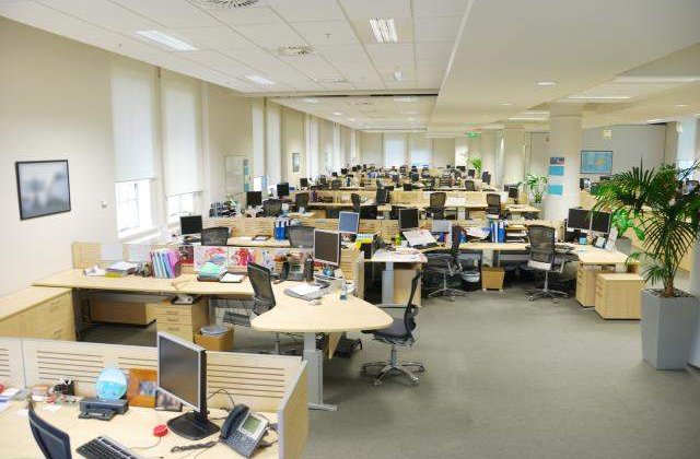 Managerii se asteapta la un nou val de disponibilizari pana in octombrie