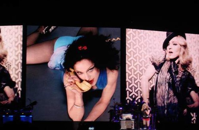 Presa straina: &#39;Sprijinul Madonnei acordat minoritatii rome, primit cu amaraciune in Romania&#39;