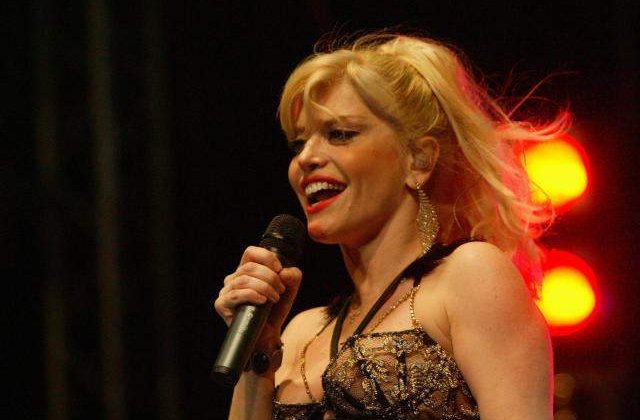 Loredana, copia fidela a Madonnei?