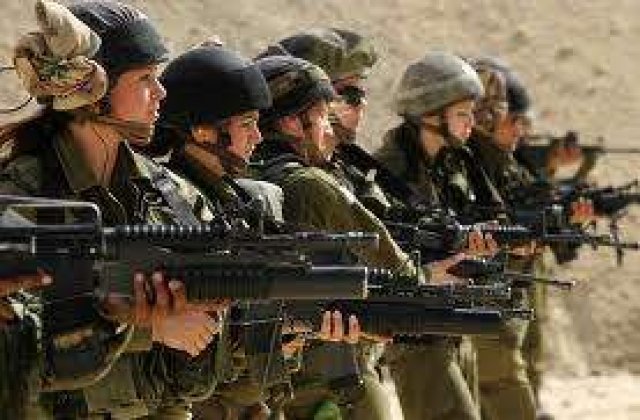 SUA vor sa autorizeze participarea femeilor militar la lupte