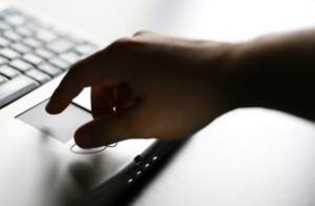 Cum au folosit romanii internetul in 2012?