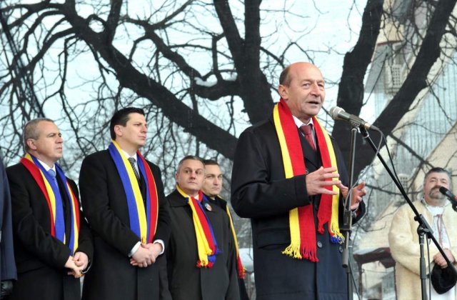 Basescu, de Ziua Unirii: Ne revine datoria sa urmam aspiratiile inaintasilor